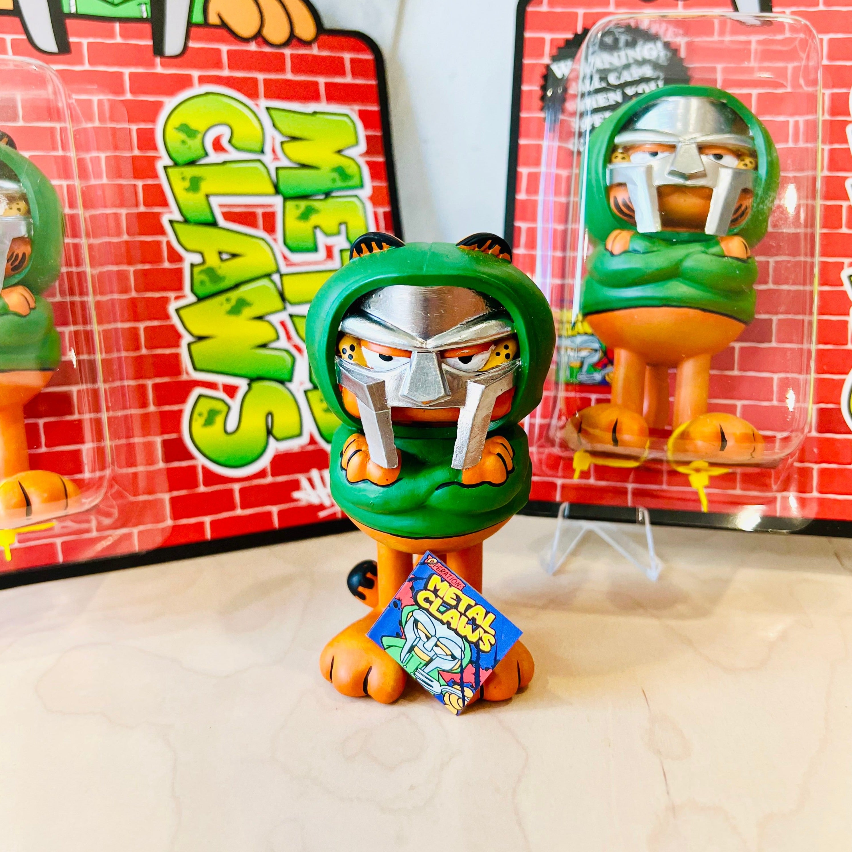 Metal Claws Collectible Toy